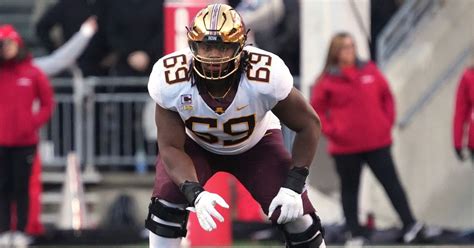 How Minnesota Star Ot Aireontae Ersery Went From Football Recruiting