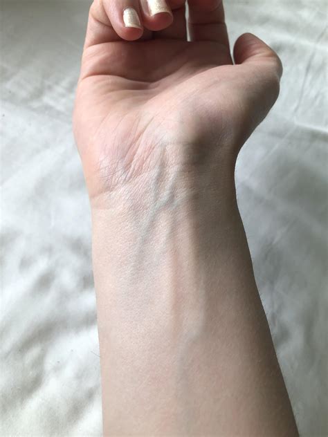 Are my veins more blue or green? (What undertone do i have?) : r/coloranalysis