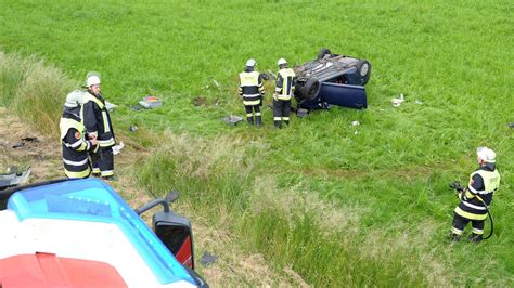 Schwerer Unfall Auf Der B2 Bei Huglfing Mann Kommt Ums Leben