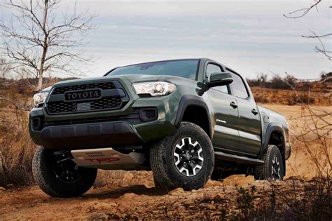 Nissan Frontier vs. Toyota Tacoma: Which Truck Is More Reliable?