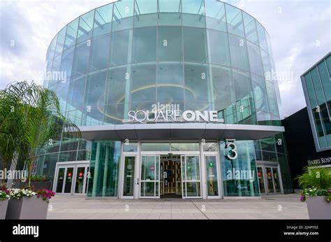 Square One Shopping Centre Mississauga Is The Largest Shopping Mall