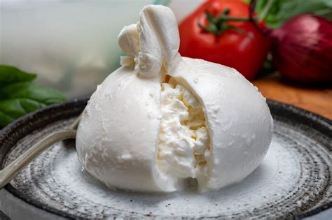 Burrata comment choisir et manger ce fromage à pâte filée