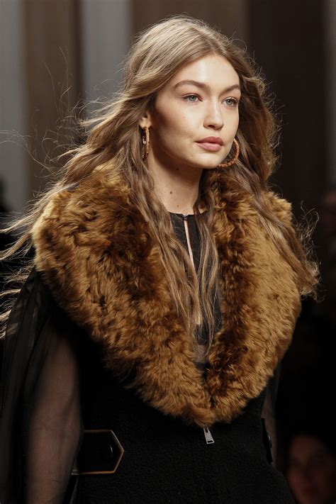 Fendi Fall Ready To Wear Fashion Show Fashion Fashion