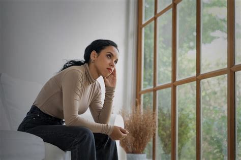 Una Giovane Donna Nera Depressa Con Problemi Di Salute Mentale Ha