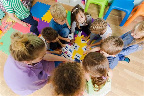 21 of the Easiest Carpet Games for Circle Time - Empowered Parents