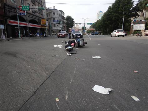 8旬翁疑路邊鬼切內側車道 機車騎士、乘客慘摔送醫 桃園電子報