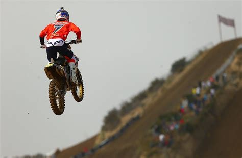 Yoshimura Suzuki Factory Strengthen For Muddy Creek But Stewart Is