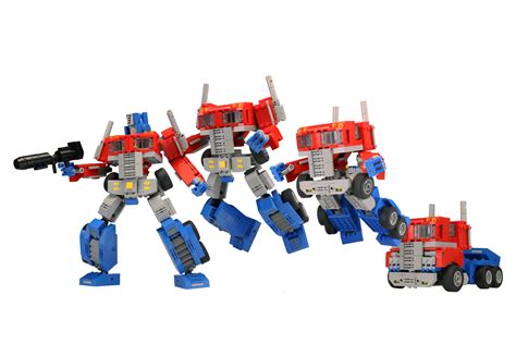 Optimus Prime (Really Transforms!) MOC made from LEGO bricks – B3 Customs