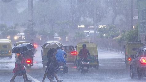 Light Rain In Delhi On Monday Imd Issues Yellow Alert For Today