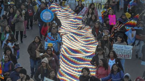 Pueblos Originarios De Jujuy Marchan A Buenos Aires Contra La Reforma