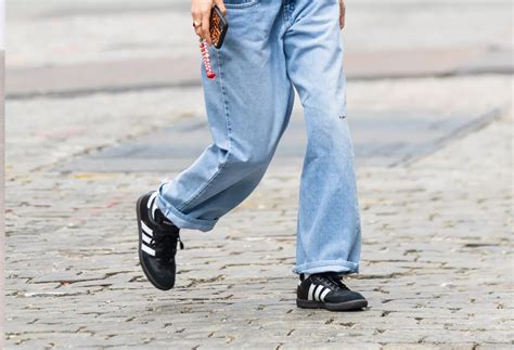 adidas samba trend     bella hadids  sneaker