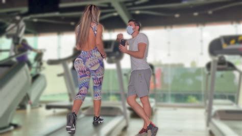 Colombiana Bubble Butt Chica Es Recogida Del Gimnasio Para Tener Un