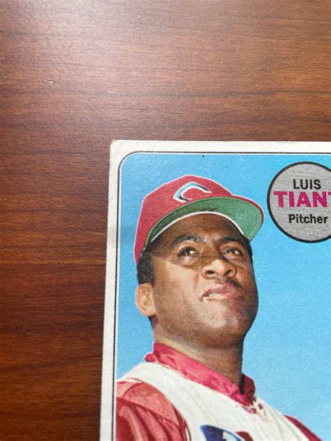 Luis Tiant 1969 Topps Baseball Card 560 Cleveland Etsy