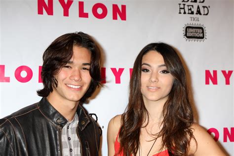 LOS ANGELES, APR 10 - Booboo Stewart, Fivel Stewart arrives at the