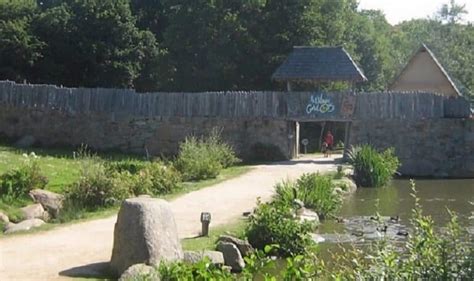 Le Village Gaulois De Pleumeur Bodou