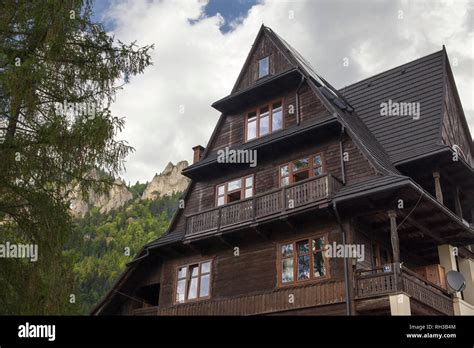 Mountain Shelter Three Crowns On The Donay River Mountains Three