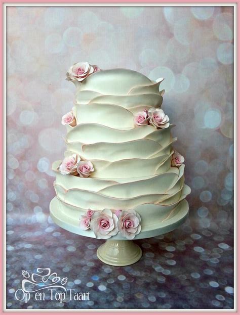 Ruffles Roses Decorated Cake By Op En Top Taart CakesDecor