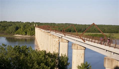 High Trestle Trail & Bridge Connects Iowa Trail Network