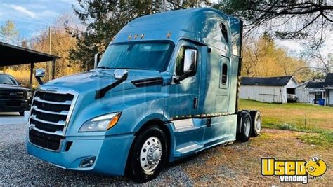 2019 Freightliner Cascadia 126 Sleeper Cab Semi Truck For Sale In North