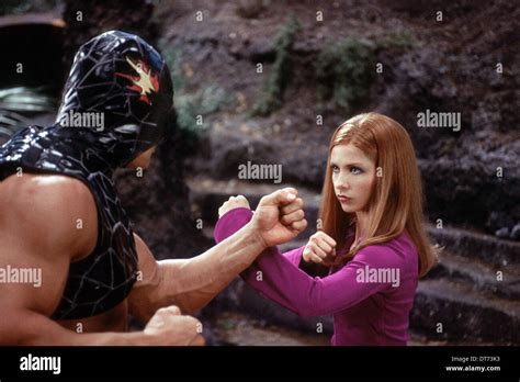 Sarah Michelle Gellar As Daphne Film Title Scooby Doo Stock Photos & Sarah Michelle Gellar As ...