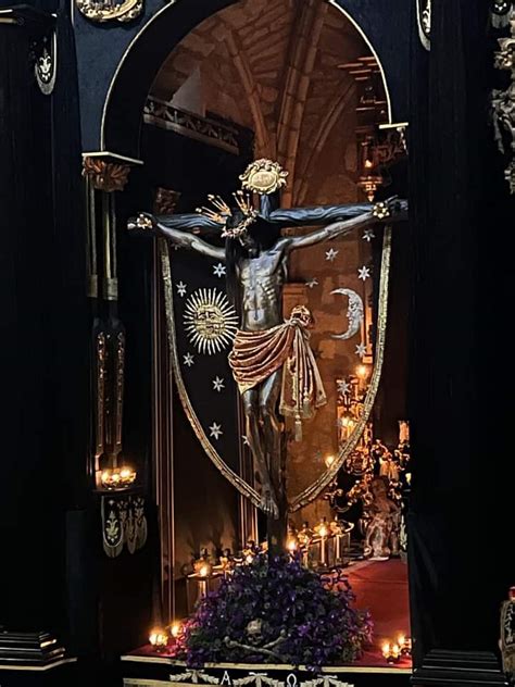 Todos Los Detalles Del Altar Del Besapi S Del Remedio De Nimas Gente