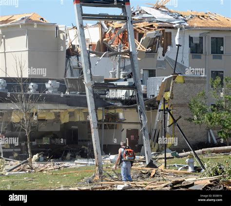 Business Tornado Damage Town Hi Res Stock Photography And Images Alamy