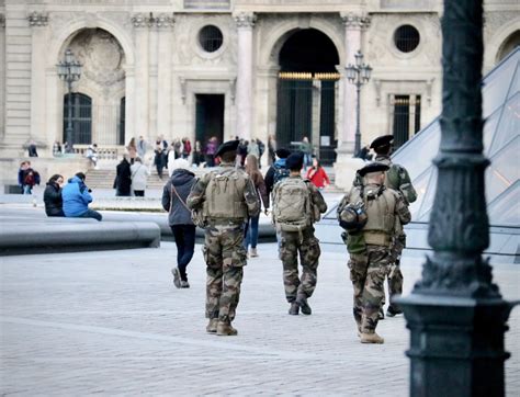 Terrorgefahr in Frankreich Innenminister Gérald Darmanin sieht das