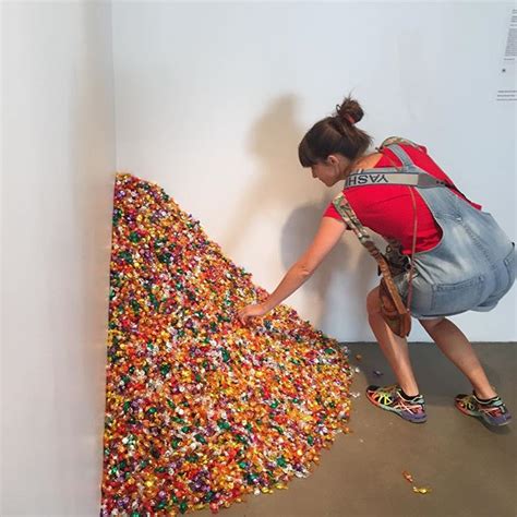 Candypile variations: Felix Gonzalez-Torres & Halloween - Spudart