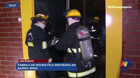 Inc Ndio F Brica De M Veis Fica Destru Da No Bairro Iriri