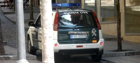 La Guardia Civil Detiene En Almuñécar A Un Joven Por Un Delito De Sexting Europatropical