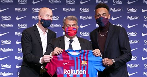 Barcelona Confirm Pierre Emerick Aubameyangs Squad Number Barca