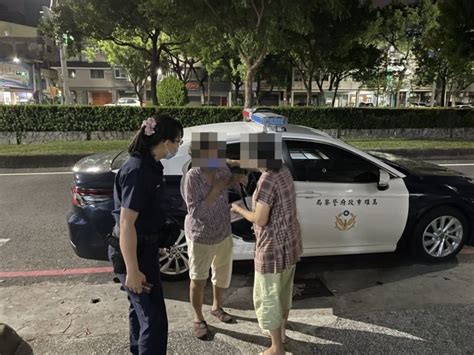 好心路人搭載迷途老嫗尋女 遍尋不著恰遇警協助返家