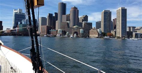 Boston: Downtown Harbor Sailing Cruise