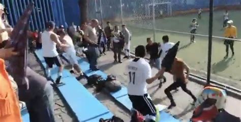 La vergonzosa pelea de unos padres durante un partido de fútbol