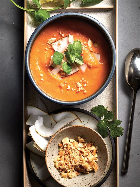 Potage thaï aux patates douces et au cari rouge Châtelaine