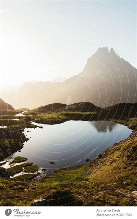 Malerische Aussicht Auf Den See Im Berggebiet Ein Lizenzfreies Stock