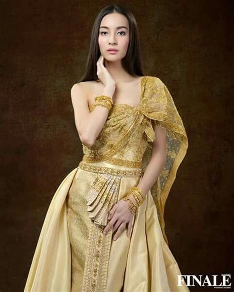 ปกพนโดย Lakkana Rachiwong ใน Thai Tradition Dress แฟชนผหญง