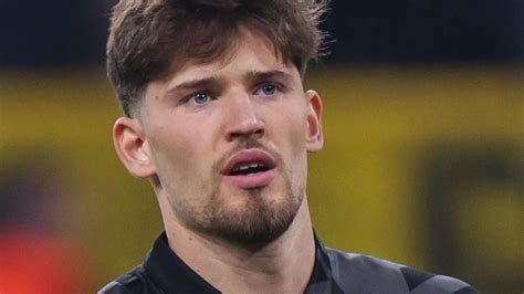 Transfer Rumors Surround BVB Goalkeeper Gregor Kobel Latest Updates