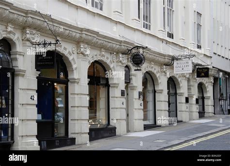 Art Galleries In Duke Street St James London England Stock Photo Alamy