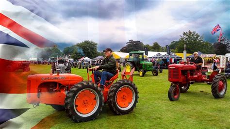 Watch The Epic VINTAGE Tractor Parade At The Yorkshire Traction Engine