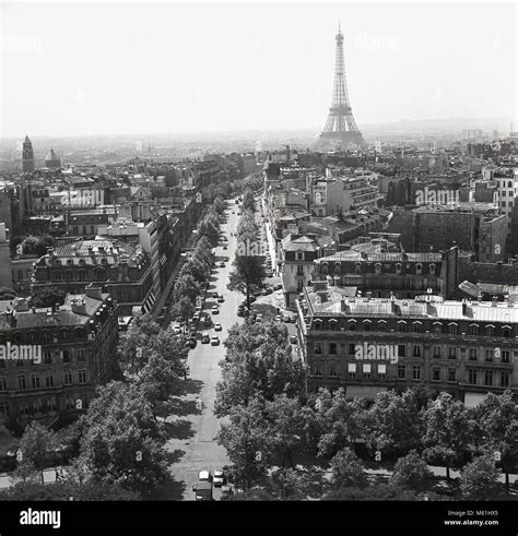 1950s France Eiffel Tower In Paris Hi Res Stock Photography And Images