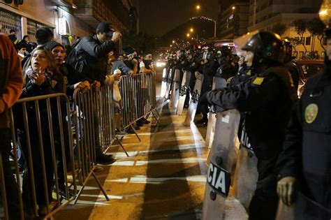 Disturbios Durante Marcha Contra El Congreso FOTOS PERU CORREO