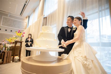 結婚式のケーキ入刀 2人で選ぶ、演出アイデアと撮影ポイント