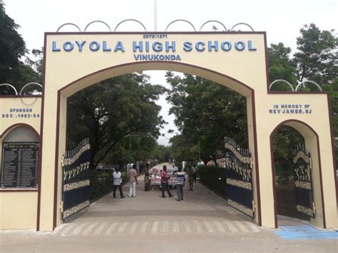 Home - Loyola High School