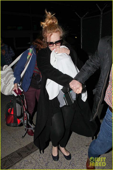 Adele & Baby Land in Los Angeles for Golden Globes: Photo 2788774 ...