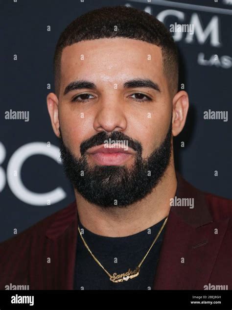 File Drake Makes Historic Debut At No On Billboard Hot With