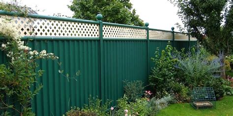 These Are The 4 WORST Fence Colors To Avoid