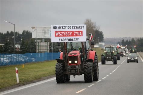 Minister Rolnictwa Czes Aw Siekierski Spotka Si Z Protestuj Cymi