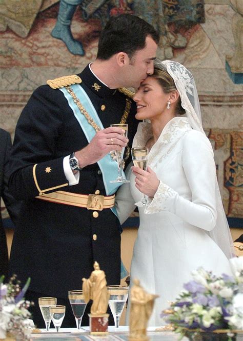 Who Designed Queen Letizia of Spain's Wedding Dress? | POPSUGAR Latina Photo 5