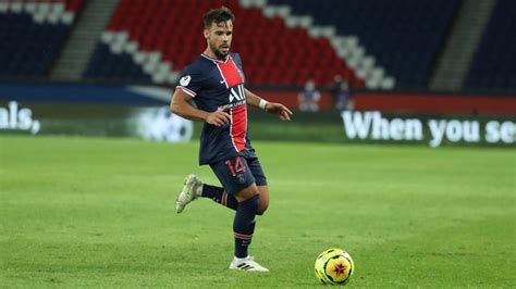 PSG Juan Bernat fait son retour à lentraînement